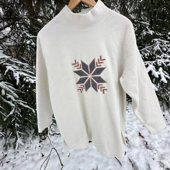 Marsh Landing Tops - Winter Snowflake White Turtle Crew Neck Sweatshirt Cozy Pullover Christmas
